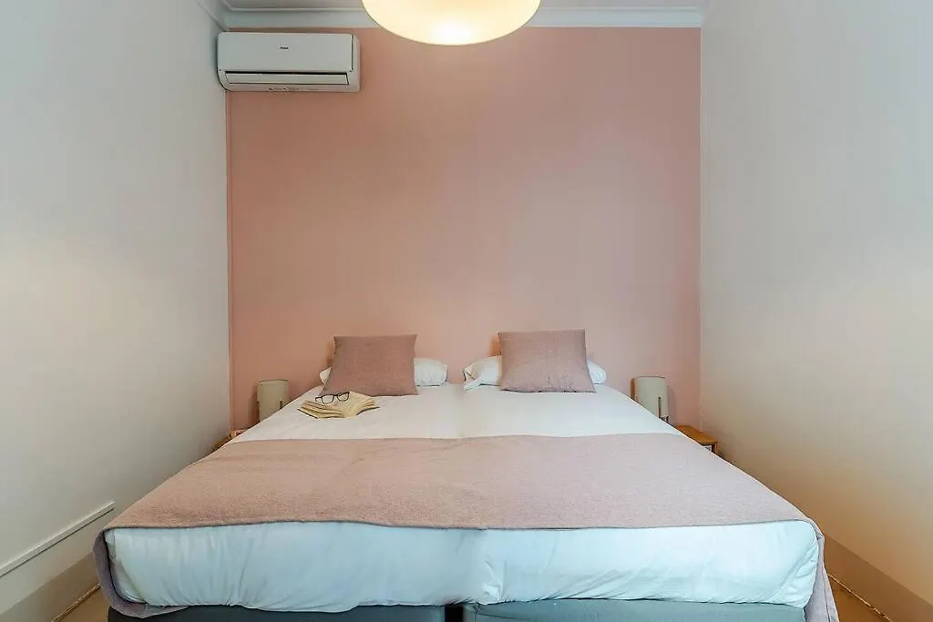 Canela Homes Barcelona Fontana アパート