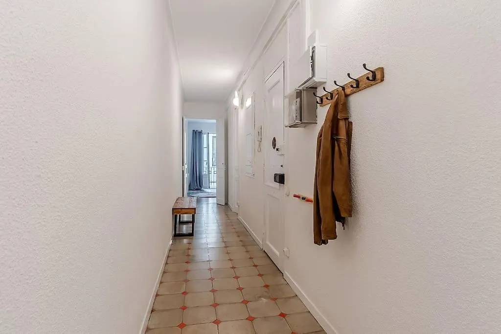 Canela Homes Barcelona Fontana アパート